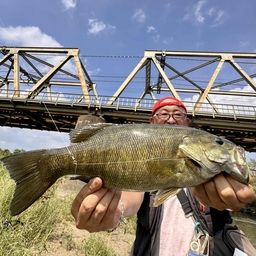 スモールマウスバス