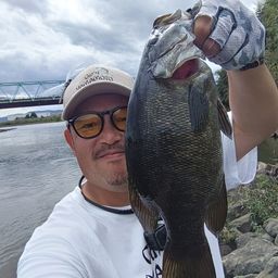 スモールマウスバス