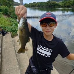 スモールマウスバス