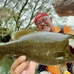 スモールマウスバス