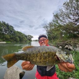 スモールマウスバス