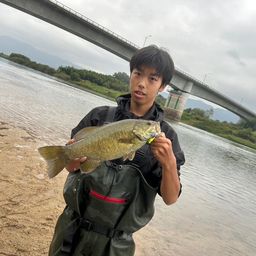 スモールマウスバス