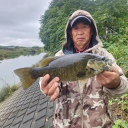 スモールマウスバス